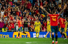 ep mikel oyarzabal celebra su gol en la victoria de la seleccion espanola de futbol ante suecia en