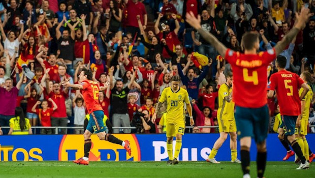 ep mikel oyarzabal celebra su gol en la victoria de la seleccion espanola de futbol ante suecia en