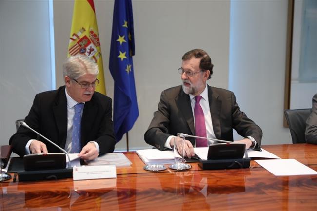 Rajoy y Alfonso Dastis en la reunión del Consejo de Política Exterior en Moncloa | EUROPA PRESS ep rajoyalfonso dastisla reunionconsejopolitica exteriormoncloa