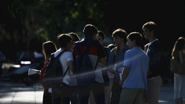 Un grupo de estudiantes se dispone a presentarse al examen de Evaluación para el Acceso a la Universidad (EBAU) el año pasado en Madrid. | Oscar Cañas - Europa Press - Archivo ep un grupo de estudiantes se dispone a presentarse al examen de evaluacion para el acceso a la
