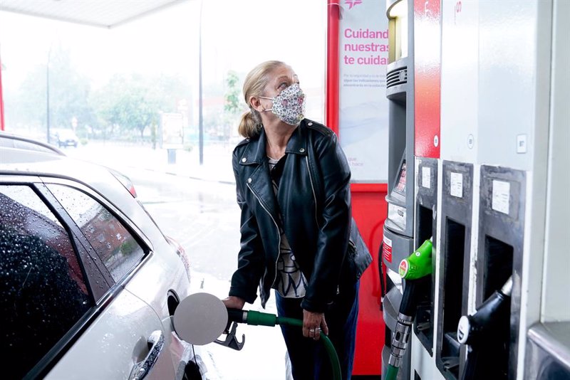 El precio de la gasolina y del gasóleo prosigue su escalada alcista con subidas del 0,5%
