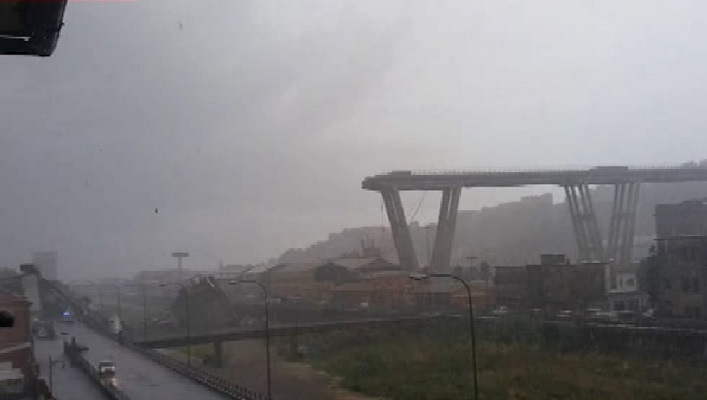 Puente de Génova derrumbado. genoa bridge/genova puente