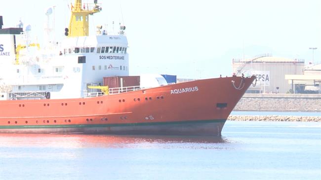 El Aquarius entra por la bocana del Puerto de València | EUROPA PRESS ep aquarius entrala bocanapuertovalncia