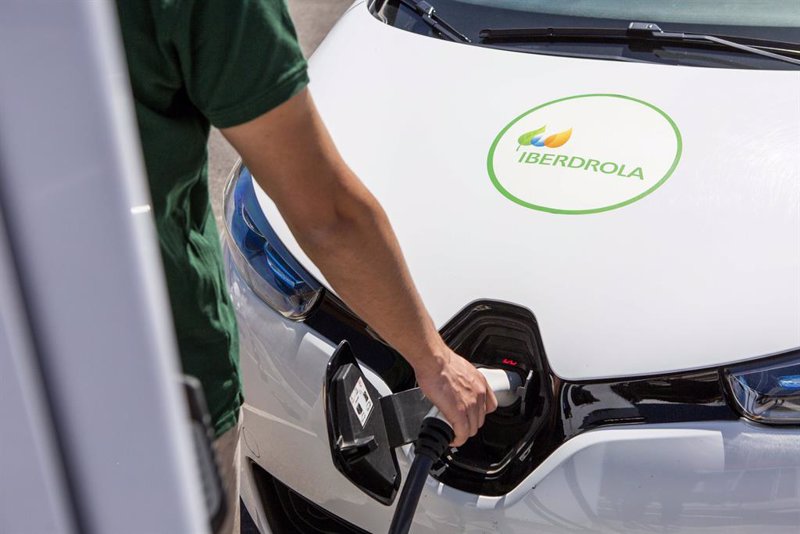 Iberdrola suma diez puntos de recarga de vehículos al día durante 2024