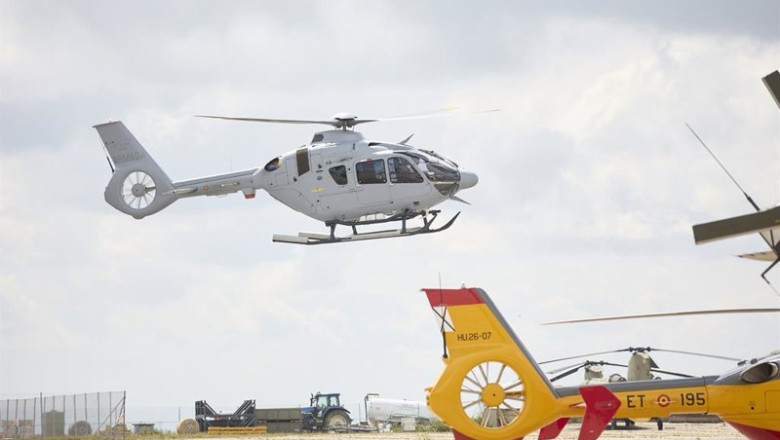 Archivo - Un helicóptero durante una demostración en la Base del Ejército en Colmenar Viejo, a 9 de mayo de 2025, en Colmenar Viejo, Madrid (España). El acto ha consistido en una demostración de las capacidades Crew UnCrew Teaming de un helicóptero Airbus | Jesús Hellín - Europa Press - Archivo ep archivo un helicoptero durante una demostracion en la base del ejercito en colmenar viejo a 9
