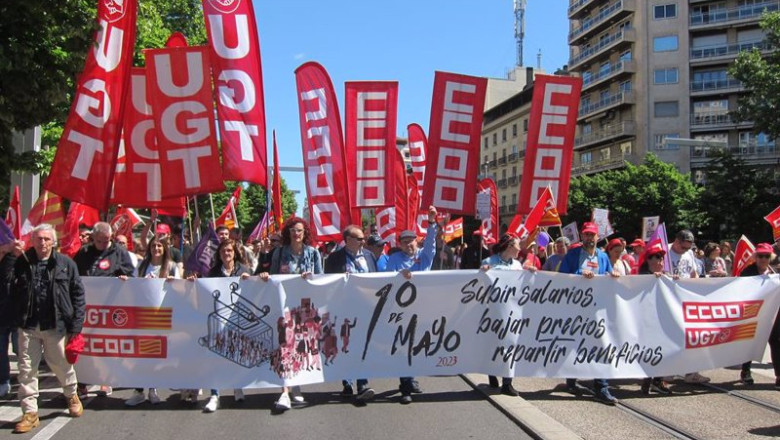 ep cabecera de la manifestacion por el 1 de mayo convocada en zaragoza por ugt y ccoo ep cabecera de la manifestacion por el 1 de mayo convocada en zaragoza por ugt y ccoo