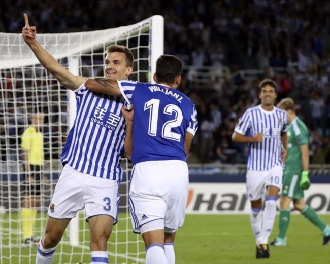 Diego Llorente, de la Real Sociedad, celebra un gol en Liga Europa | LALIGA ep diego llorente dereal sociedad celebragolliga europa