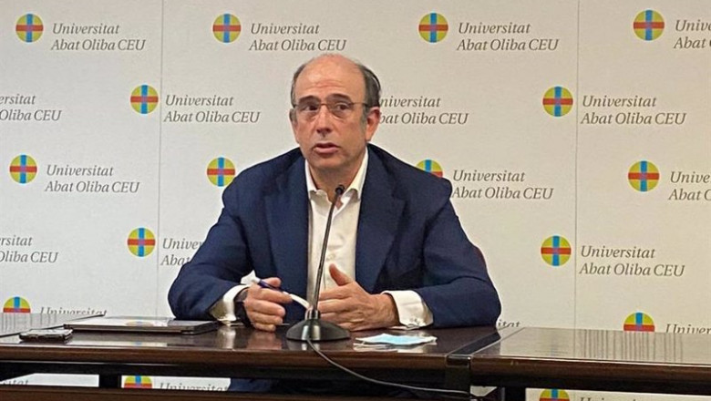 El consejero delegado de Enagás, Marcelino Oreja, durante el encuentro. | UNIVERSITAT ABAT OLIBA CEU ep el consejero delegado de enagas marcelino oreja durante el encuentro
