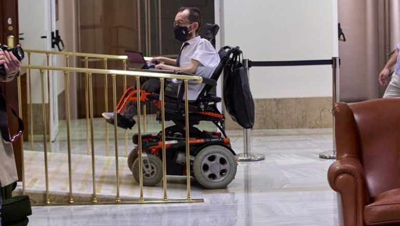 ep el portavoz de unidas podemos en el congreso pablo echenique a su llegada a una junta de