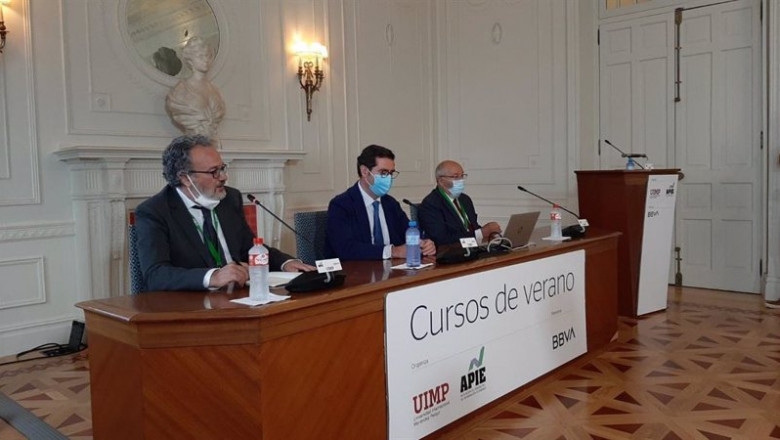 El presidente de la CEOE, Antonio Garamendi, en el seminario 'La economía de la pandemia' | APIE ep el presidente de la ceoe antonio garamendi en el semanario la economia de la pandemia organizado