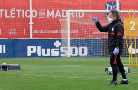 ep el profe ortega en el entrenamiento del atletico