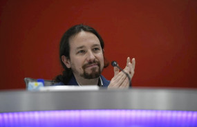 ep el vicepresidente segundo y ministro de derechos sociales y agenda 2030 pablo iglesias aplaude