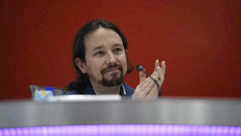 El vicepresidente segundo y ministro de Derechos Sociales y Agenda 2030, Pablo Iglesias aplaude durante la Asamblea General de la Plataforma del Tercer Sector, en la sede de la Fundación ONCE, en Madrid (España), a 4 de febrero de 2020. | Óscar Cañas - Europa Press ep el vicepresidente segundo y ministro de derechos sociales y agenda 2030 pablo iglesias aplaude