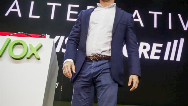 El presidente de Vox, Santiago Abascal, ante el público en el acto central de la Asamblea General Ordinaria del partido en el Palacio de Vistalegre (Madrid/España) a 8 de marzo de 2020. | Ricardo Rubio - Europa Press ep espana a 8 de marzo de 2020