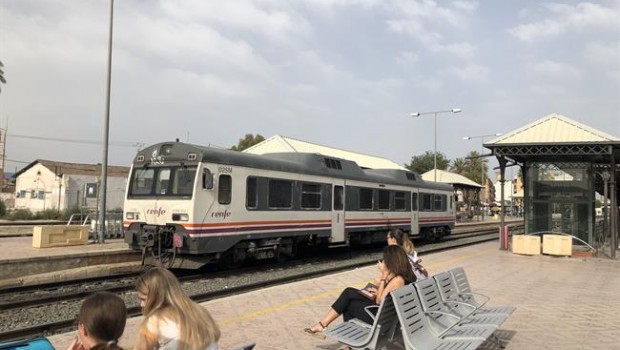 ep estaciontrencarmen tren renfe cercanias ave