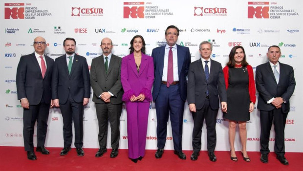 ep fotografia familiar de la alfombra roja de la vii edicion de los premios empresariales del sur de
