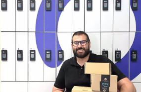 ep fundador y ceo de citibox david bernabeu con sus buzones inteligentes