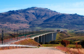 ep imagen de uno de los viaductos de la lav madrid valladolid en las que se realizaran las laboers