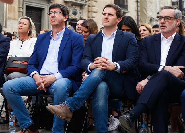 Juan Marín, Albert Rivera y José Manuel Villegas, en un acto de Cs | EUROPA PRESS ep juan marin albert riverajose manuel villegas enactocs