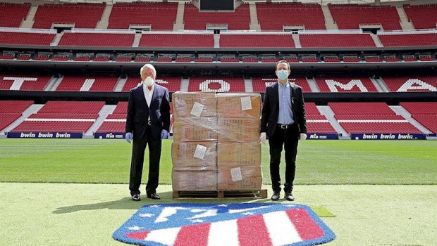 ep la fundacion del atletico de madrid ha donado 20000 mascarillas a la junta municipal de san blas