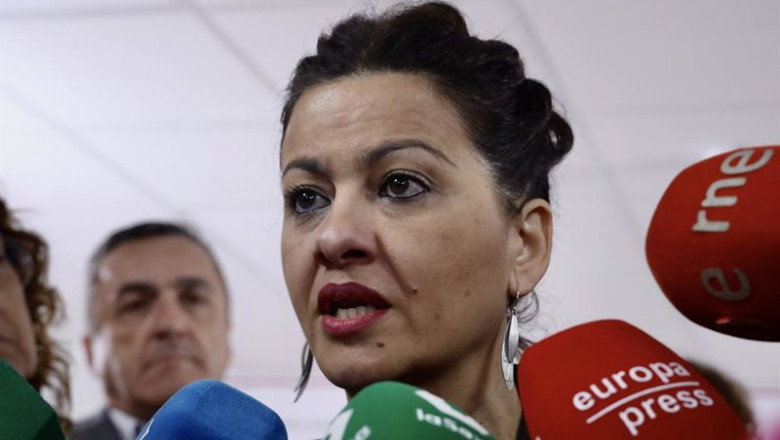 La ministra de Juventud e Infancia, Sira Rego, atiende a los medios antes de participar en el acto 'Juventud en marcha: desbloqueando el futuro' organizado por CCOO Andalucía en Málaga. A 16 de enero de 2026, en Málaga (Andalucía). | Álex Zea - Europa Press ep la ministra de juventud e infancia sira rego atiende a los medios antes de participar en el acto