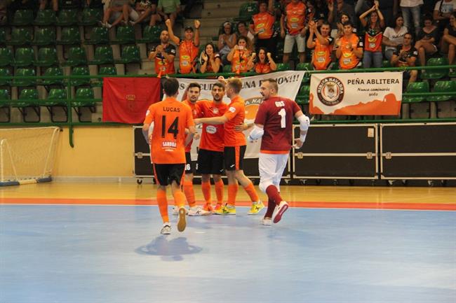 Los futbolistas del Ribera Navarra FS celebran un gol | @RIBERANAVARRAFS ep los futbolistasribera navarra fs celebrangol