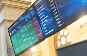 ep paneles informativos en el palacio de la bolsa de madrid a 2 de enero de 2026 en madrid espana el ep paneles informativos en el palacio de la bolsa de madrid a 2 de enero de 2026 en madrid espana el