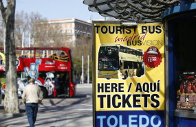 ep turismo turistas turista autobus turistico autobuses rojos gente