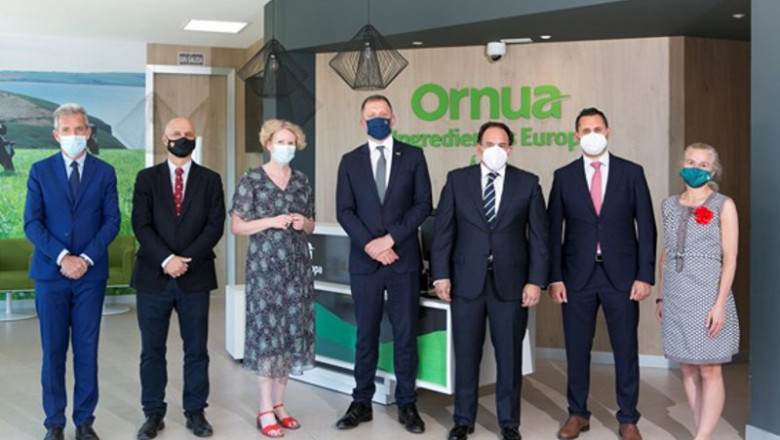 ep visita del ministro de asuntos europeos de irlanda thomas byrne a la factoria de ornua en avila ep visita del ministro de asuntos europeos de irlanda thomas byrne a la factoria de ornua en avila