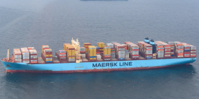 maersk porte conteneurs a l ancre 