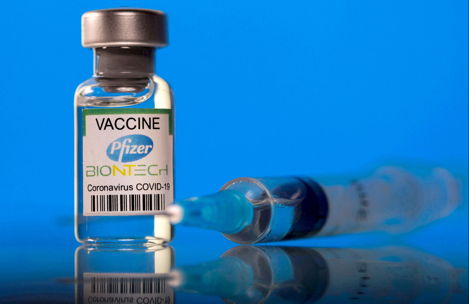 Pfizer prevé tener una vacuna contra la variante Ómicron en marzo