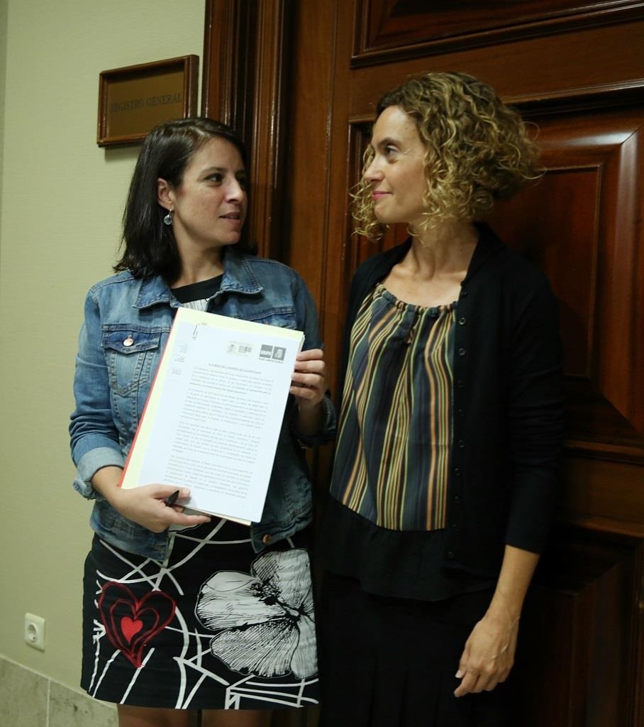 Adriana Lastra y Meritxell Batet registran la petición sobre Estado Autonómico | EUROPA PRESS ep adriana lastrameritxell batet registranpeticionestado autonomico