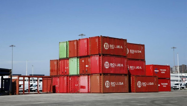 ep archivo   contenedores en un puerto