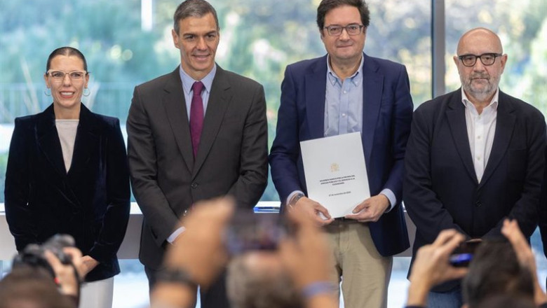 ep archivo   el presidente del gobierno pedro sanchez y el ministro para la transformacion digital y