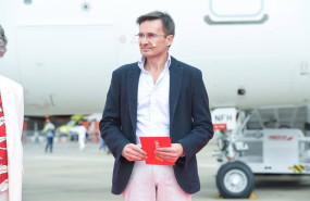 ep archivo   en el medio el presidente de iberia marco sansavini durante el acto de bautizo del