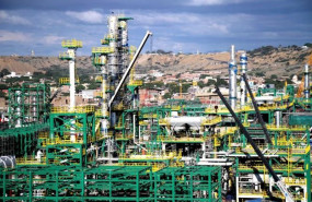 ep archivo   refineria de talara operada por petroperu
