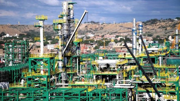 ep archivo   refineria de talara operada por petroperu