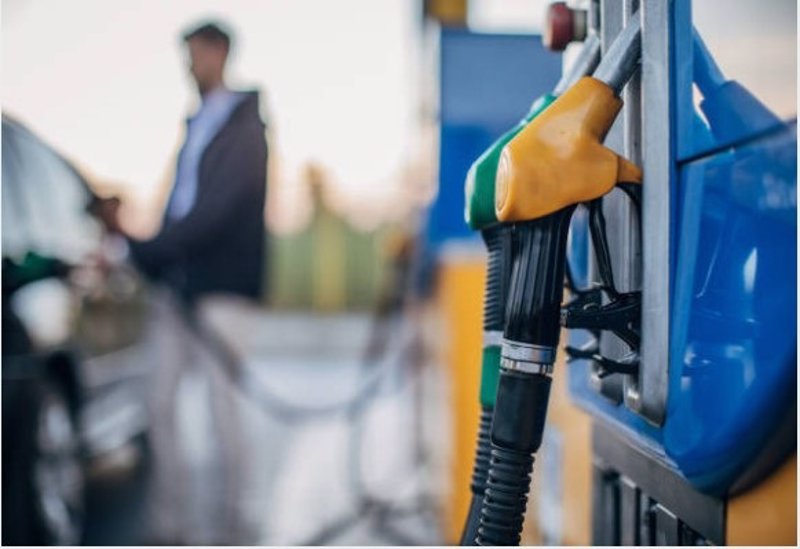 La gasolina se une a la luz: su precio no para de subir y marca máximos desde 2014