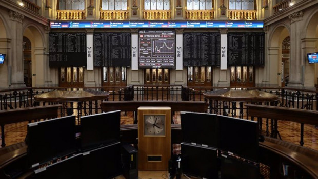 ep archivo valores del ibex 35 en el palacio de la bolsa el dia en que el ibex 35 celebra su 30 ep archivo valores del ibex 35 en el palacio de la bolsa el dia en que el ibex 35 celebra su 30