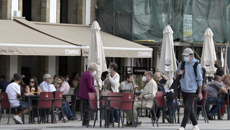 ep archivo   varias personas en la terraza de un bar 20220624104903