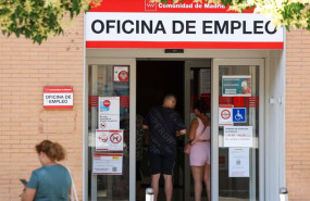 ep archivo   varias personas entran a una oficina del sepe a 2 de julio de 2025 en madrid espana