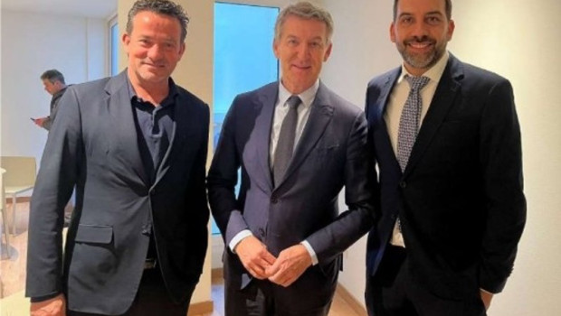 ep de izquierda a derecha ricardo carbonell asp alberto nunez feijoo pp y josep buixeda asp