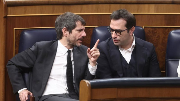 ep el ministro de cultura ernest urtasun i y el ministro de economia comercio y empresa carlos