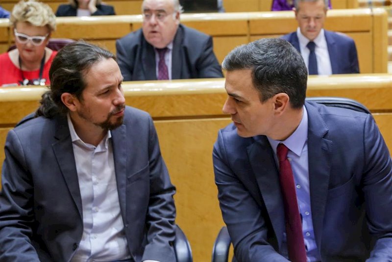 https://img4.s3wfg.com/web/img/images_uploaded/3/5/ep_el_presdiente_del_gobierno_pedro_sanchez_y_el_vicepresidente_pablo_iglesias_en_el_senado.jpg