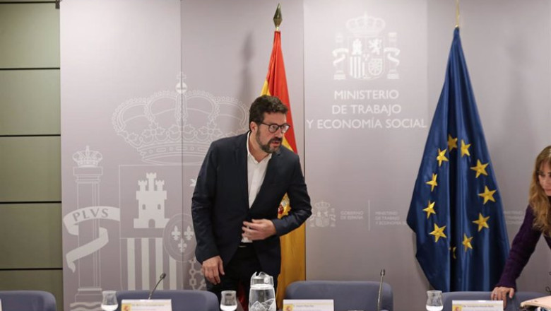 ep el secretario de estado de trabajo joaquin perez rey a su llegada a la mesa de dialogo social