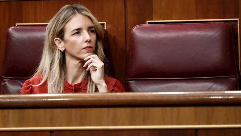 La portavoz del PP, Cayetana Álvarez de Toledo, durante el debate en la Cámara Baja sobre el coronavirus. Madrid, a 18 de marzo de 2020. | Pool ep la portavoz del pp cayetana alvarez de toledo durante el debate en la camara baja sobre el