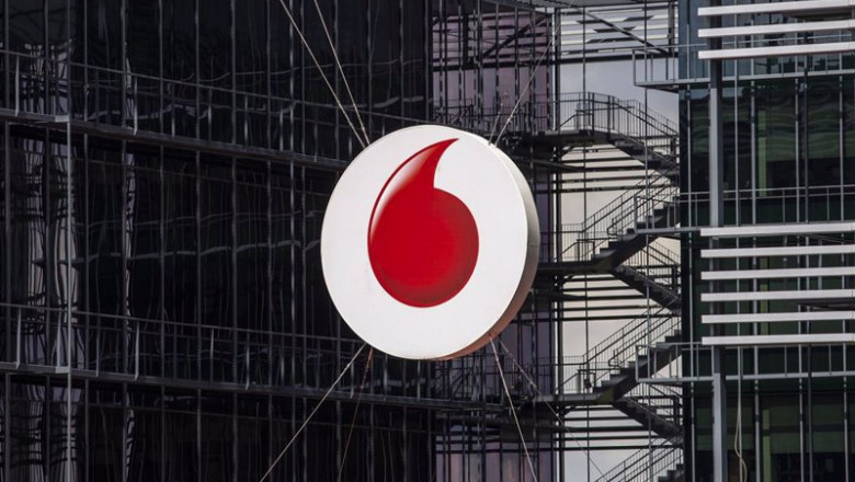ep logo de la sede de vodafone en madrid el dia en el que la compania de telefonia ha anunciado un