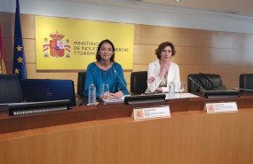 ep ministra de industria comercio y turismo reyes maroto y la secretaria de estado de turismo isabel