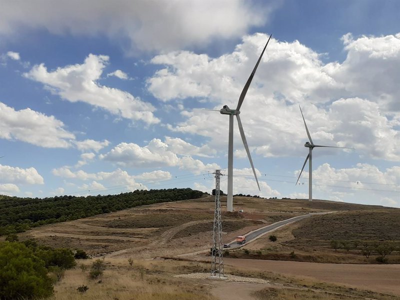 Endesa conecta a la red eléctrica un parque eólico de 18 megavatios en Aragón