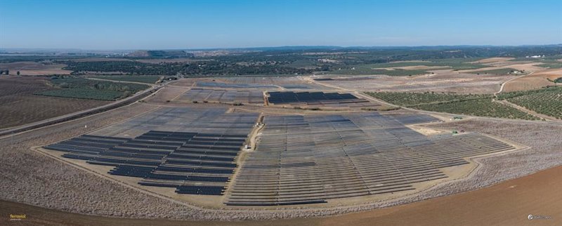 Ferrovial cierra la financiación de una planta fotovoltaica en Sevilla por 23 millones